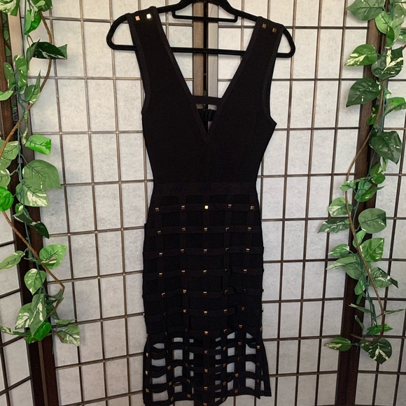 dresses in black sia